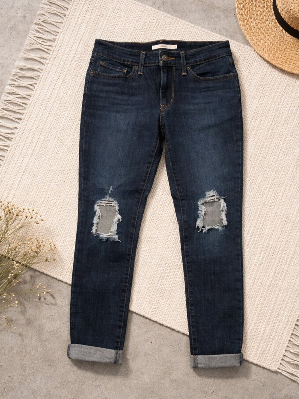 LEVI STRAUSS WOMENS SIZE 27 BLUE JEANS 711 SKINNY DESTROYED STRETCHY LEVI'S